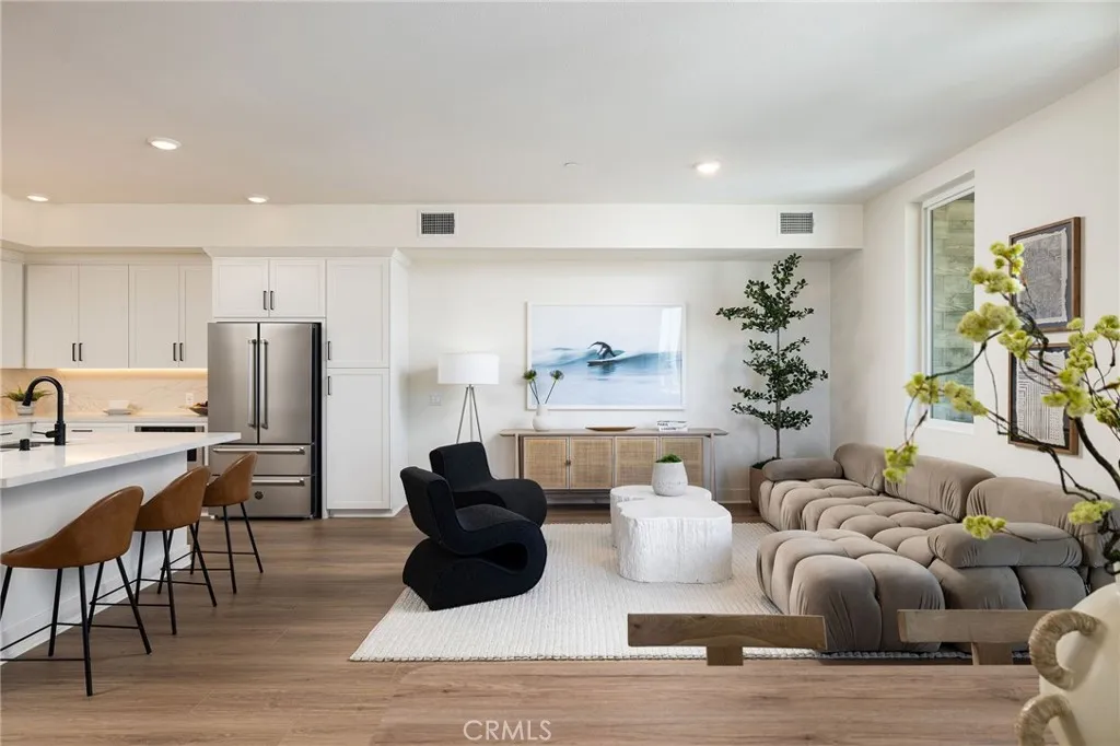 414 Main Street 330, Huntington Beach, California 92648 home-pic-6