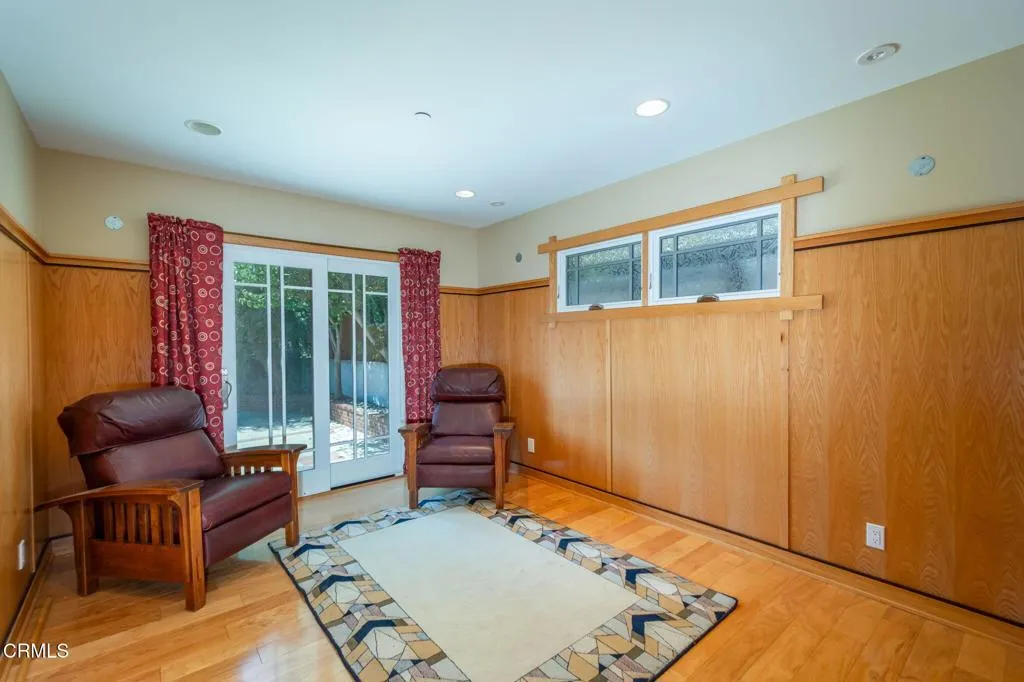 251 Palomares Avenue, Ventura, California 93003 home-pic-15