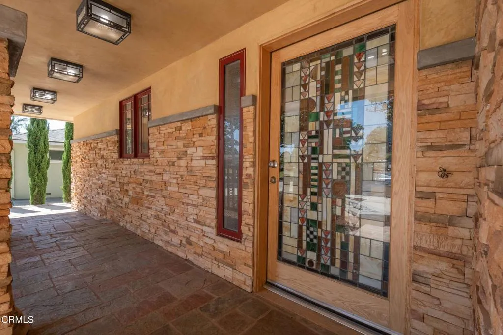 251 Palomares Avenue, Ventura, California 93003 home-pic-5