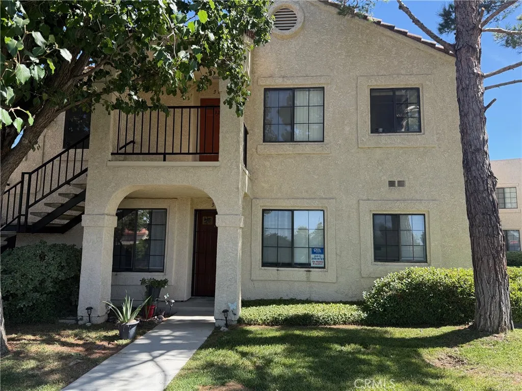 2554 Olive Drive 31, Palmdale, California 93550 home-pic-0