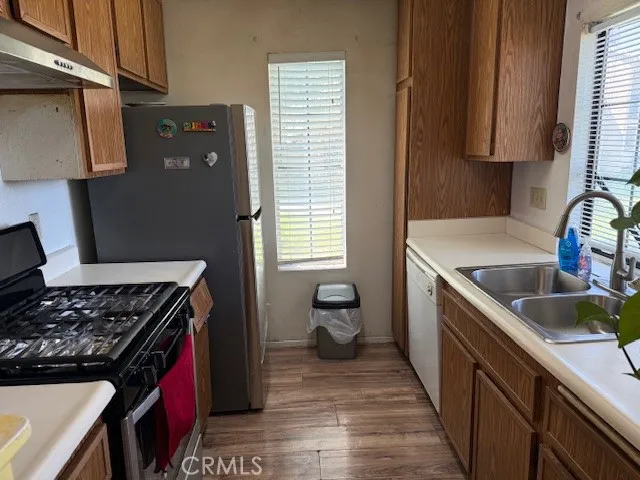 2554 Olive Drive 31, Palmdale, California 93550 home-pic-3