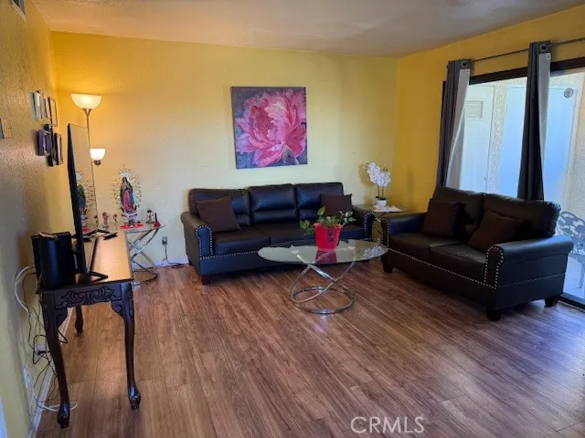 2554 Olive Drive 31, Palmdale, California 93550 home-pic-1