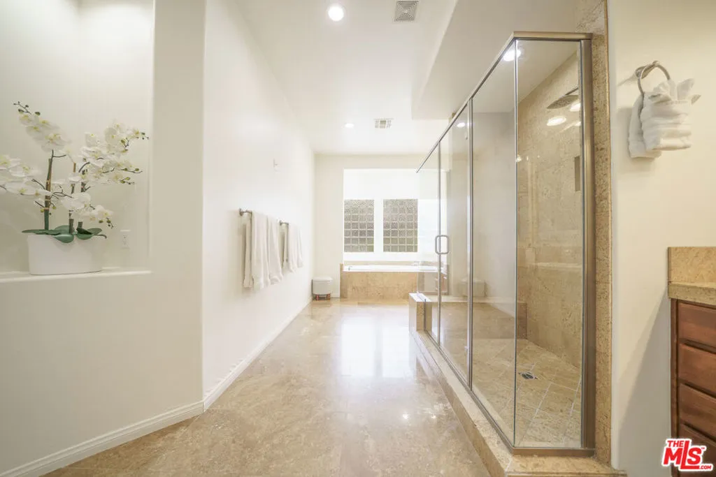 49587 Gila River Street, Indio, California 92201 home-pic-47