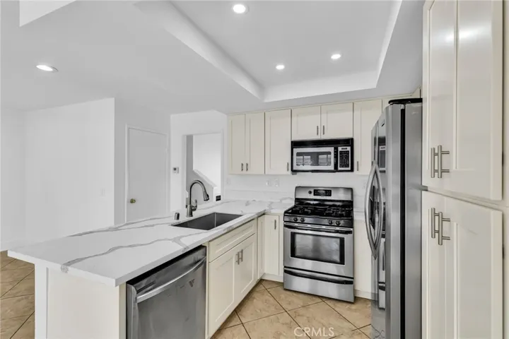 21704 Lake Vista Dr, Lake Forest, California 92630