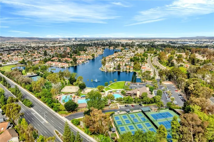21704 Lake Vista Dr, Lake Forest, California 92630