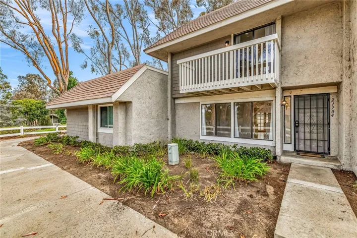 21704 Lake Vista Dr, Lake Forest, California 92630