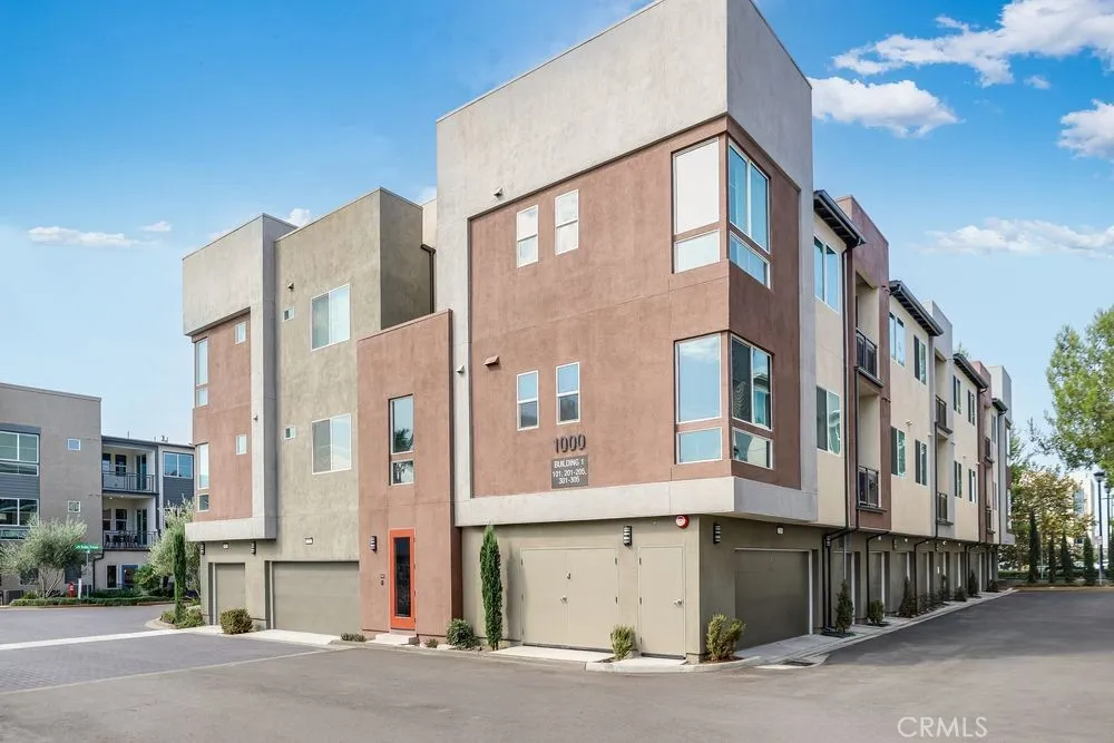 980 N Tangent Privado 303, Ontario, California 91764 home-pic-0