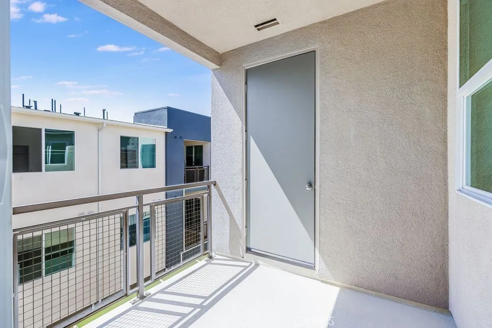 980 N Tangent Privado 303, Ontario, California 91764 home-pic-12