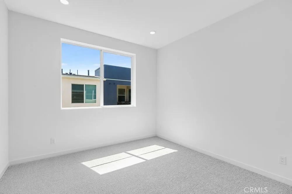 980 N Tangent Privado 303, Ontario, California 91764 home-pic-9