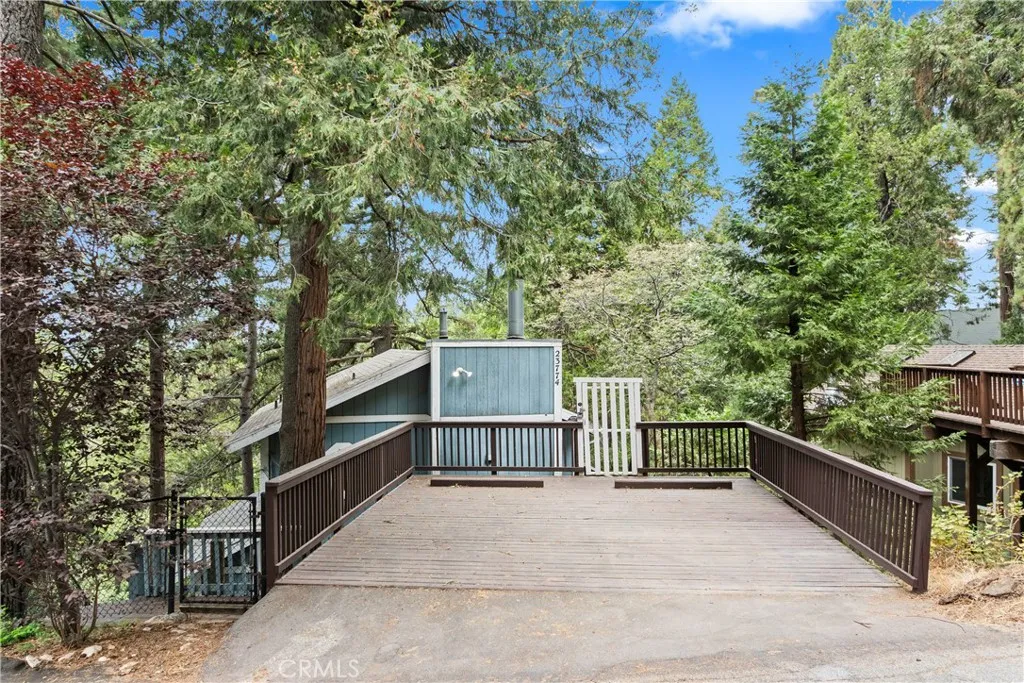 23774 Lakeview Drive, Crestline, California 92325 home-pic-2