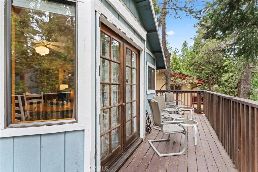23774 Lakeview Drive, Crestline, California 92325 home-pic-11