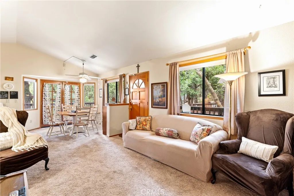 23774 Lakeview Drive, Crestline, California 92325 home-pic-10
