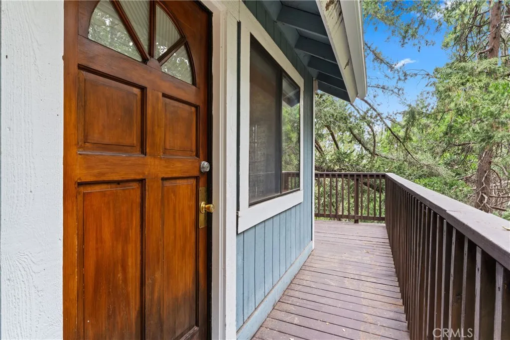 23774 Lakeview Drive, Crestline, California 92325 home-pic-3