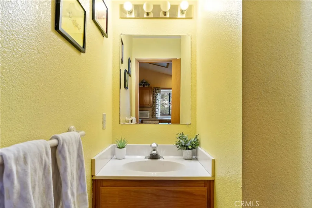 23774 Lakeview Drive, Crestline, California 92325 home-pic-18