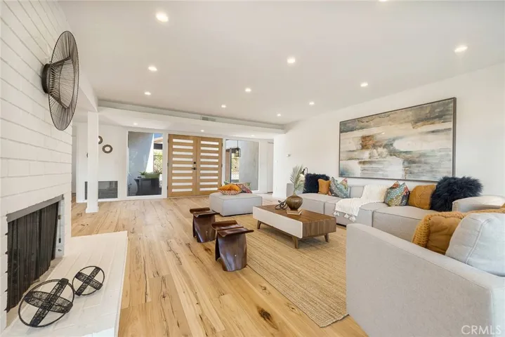 4747 El Caballero Drive, Tarzana, California 91356