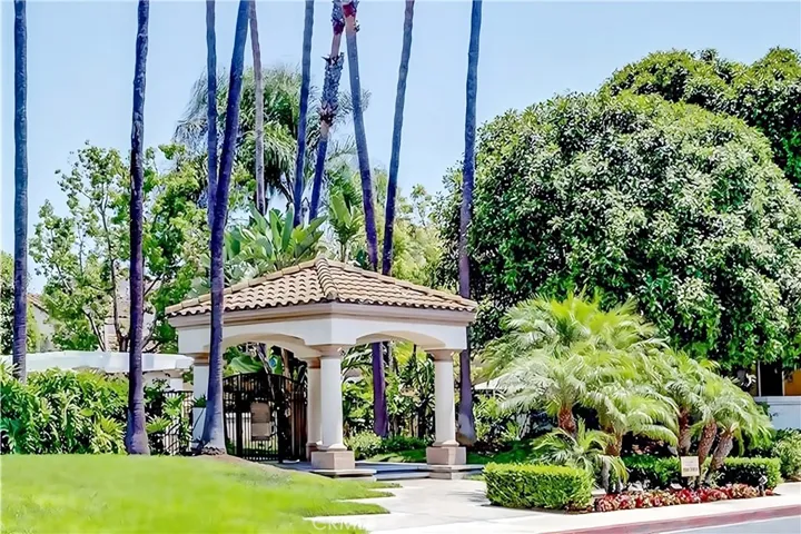 116 Almador, Irvine, California 92614
