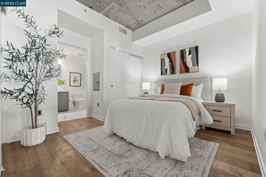 311 2nd St, Oakland, California 94607 home-pic-13