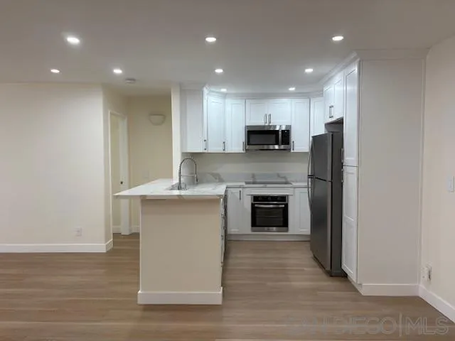 580 Camino De La Reina 320, San Diego, California 92108