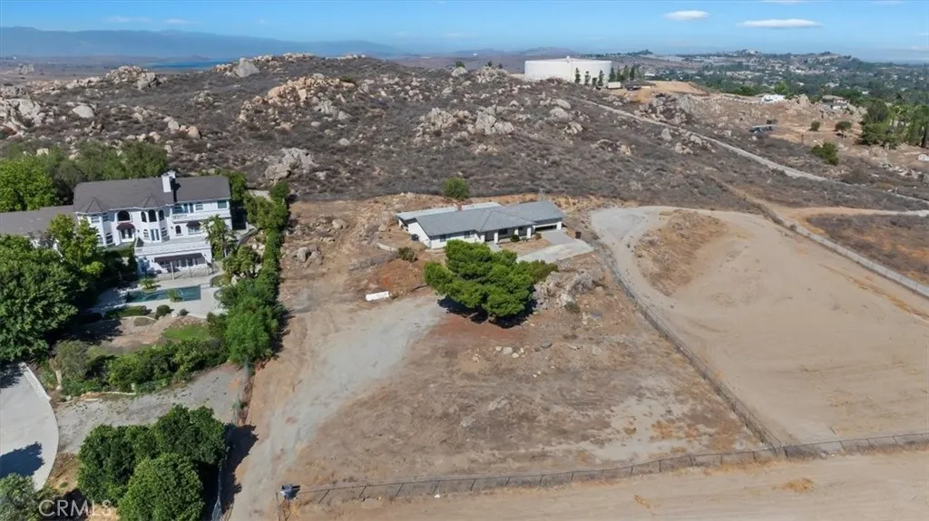 19025 Harley John Road, Riverside, California 92504 home-pic-3