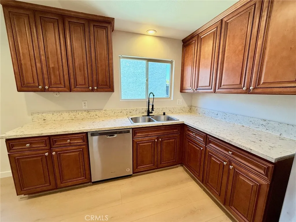 19545 Sherman Way 99, Reseda, California 91335 home-pic-1