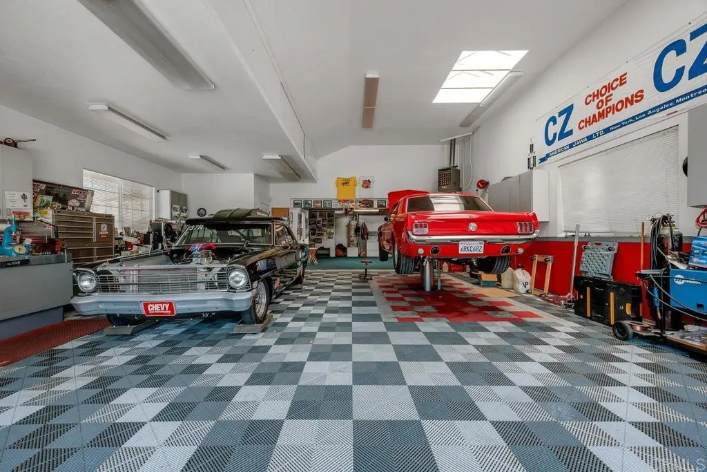 1541 Lauralynn Place, Oceanside, California 92054 home-pic-8