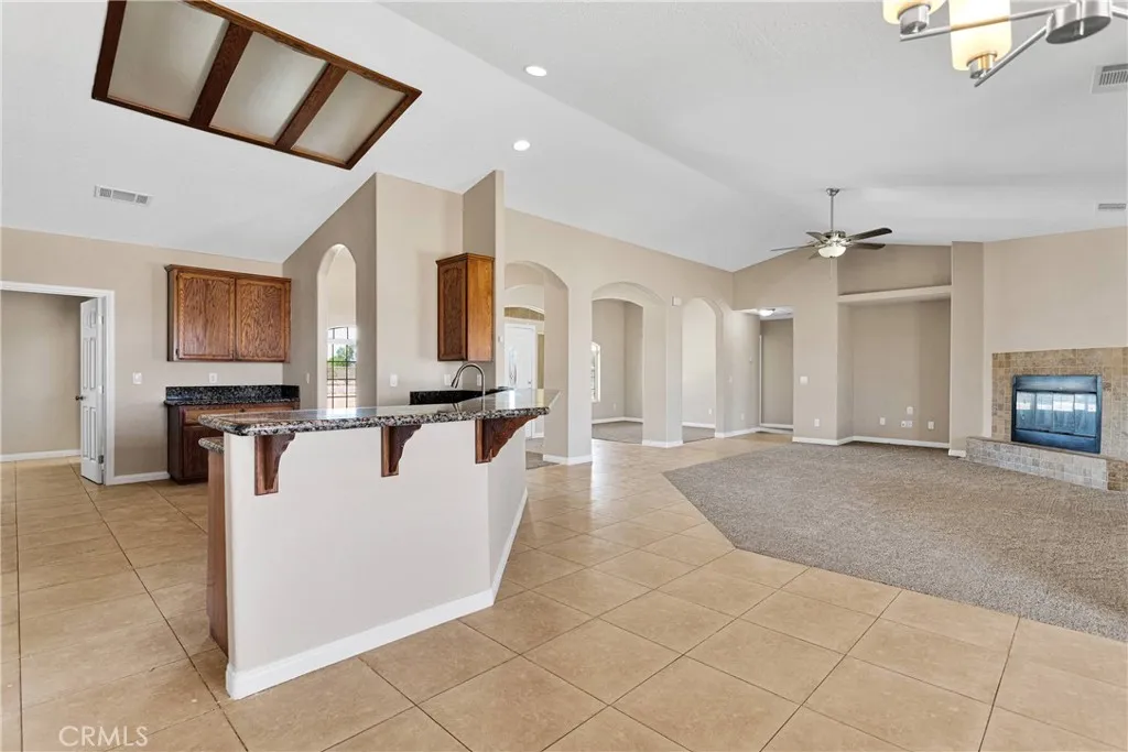 11569 Arroyo Avenue, Hesperia, California 92345 home-pic-12