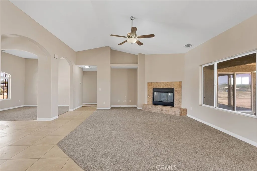 11569 Arroyo Avenue, Hesperia, California 92345 home-pic-2