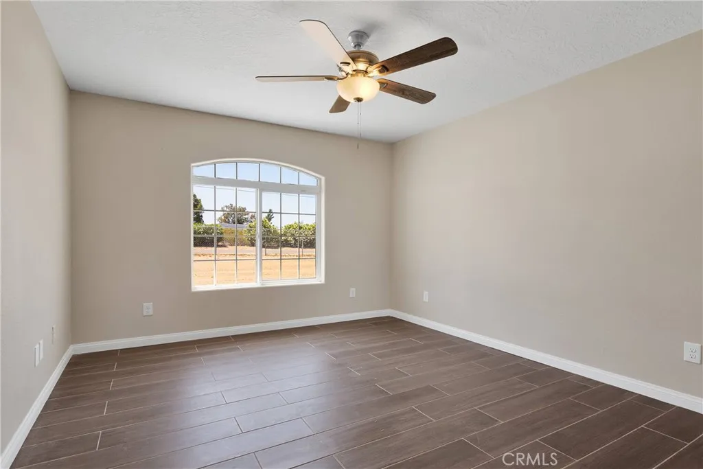 11569 Arroyo Avenue, Hesperia, California 92345 home-pic-15