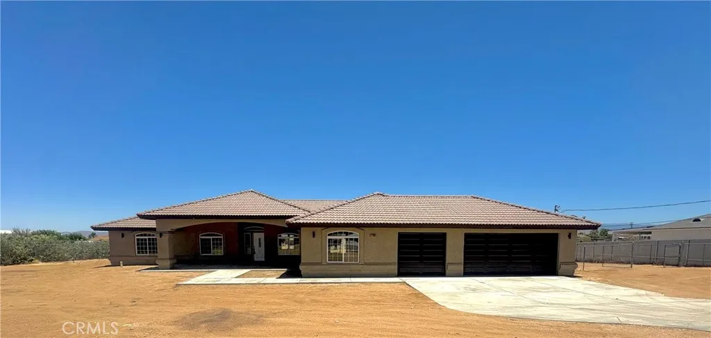 11569 Arroyo Avenue, Hesperia, California 92345 home-pic-0