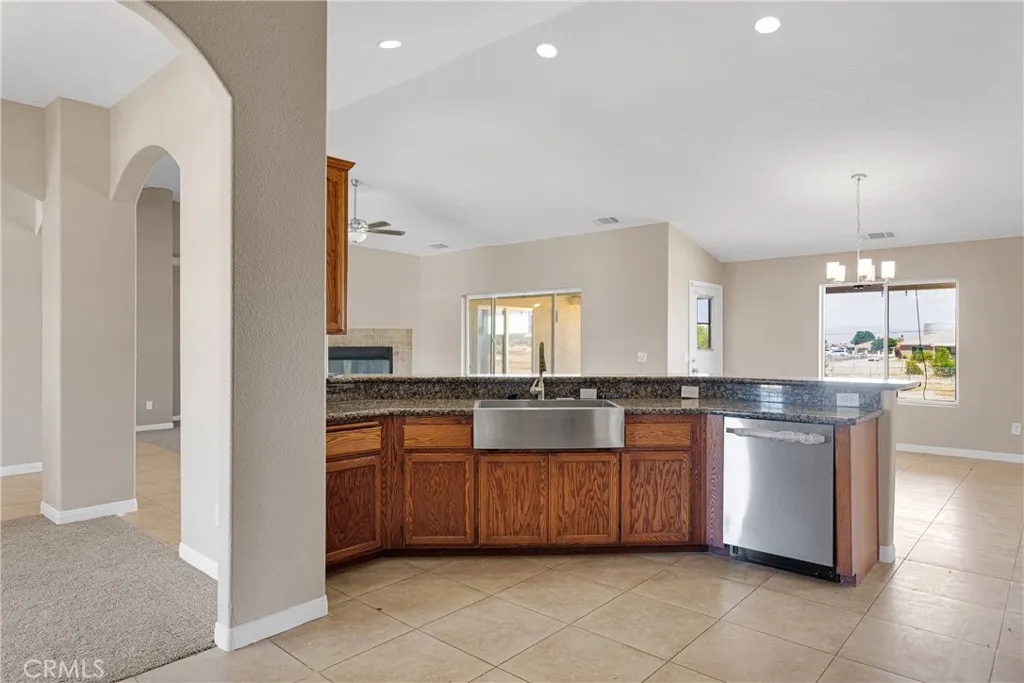 11569 Arroyo Avenue, Hesperia, California 92345 home-pic-13