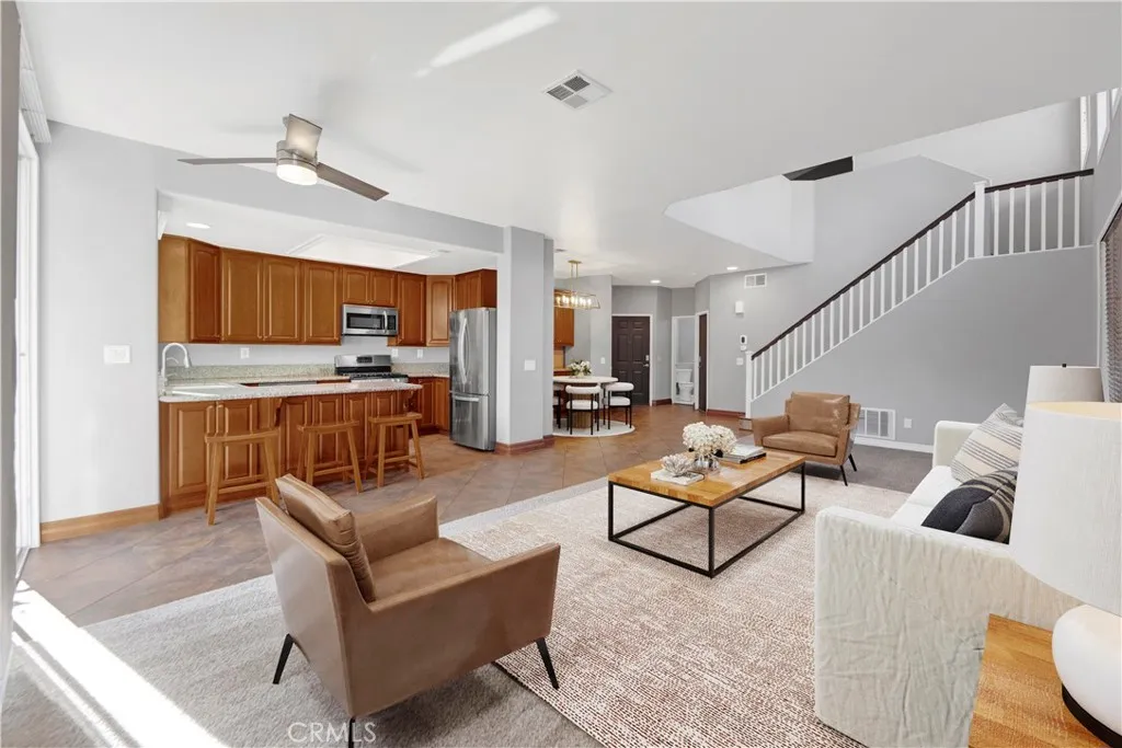 27626 Iris Place, Castaic, California 91384 home-pic-7