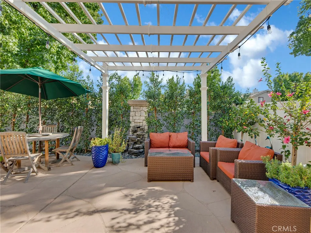 27626 Iris Place, Castaic, California 91384 home-pic-8