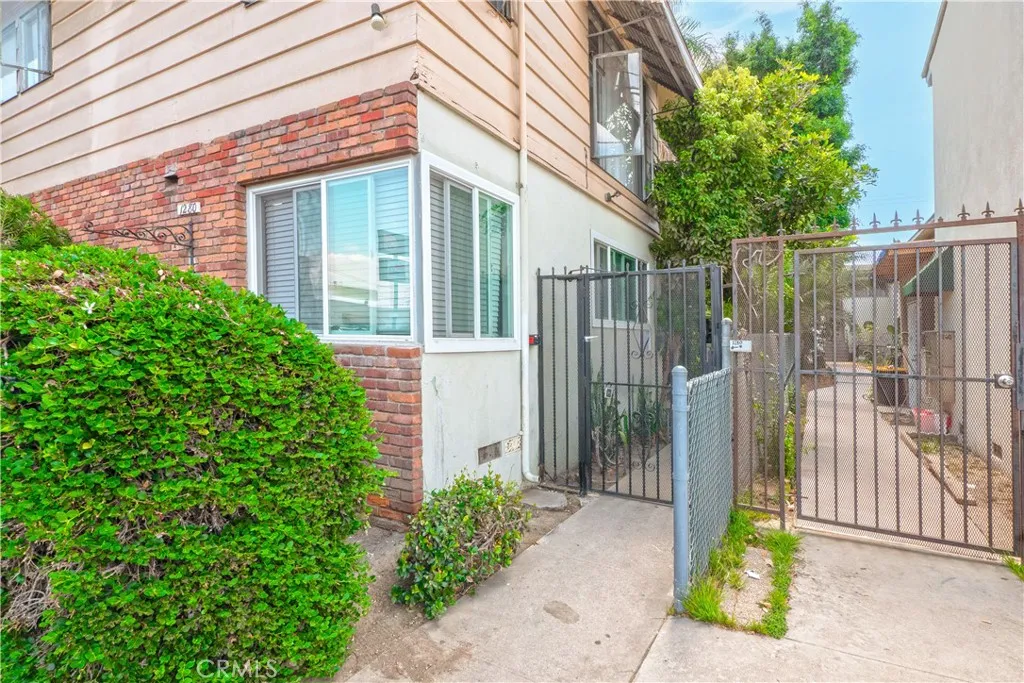 1280 E 4th Street 8, Long Beach, California 90802 home-pic-29