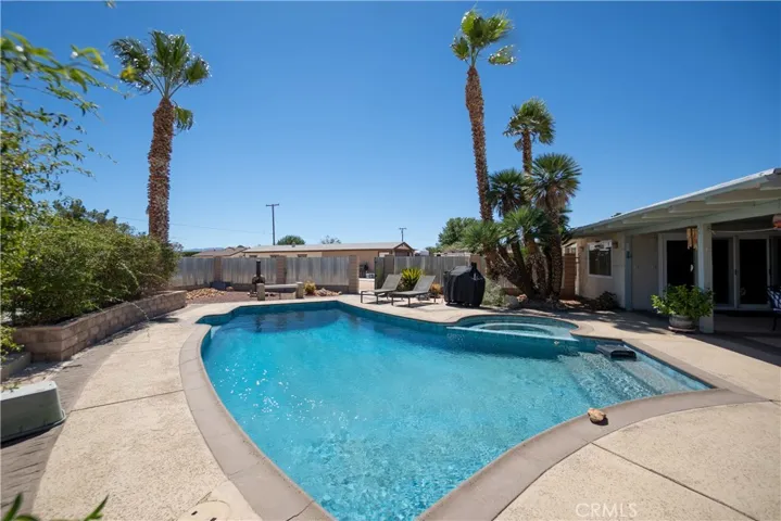 14405 Mandan Road, Apple Valley, California 92307