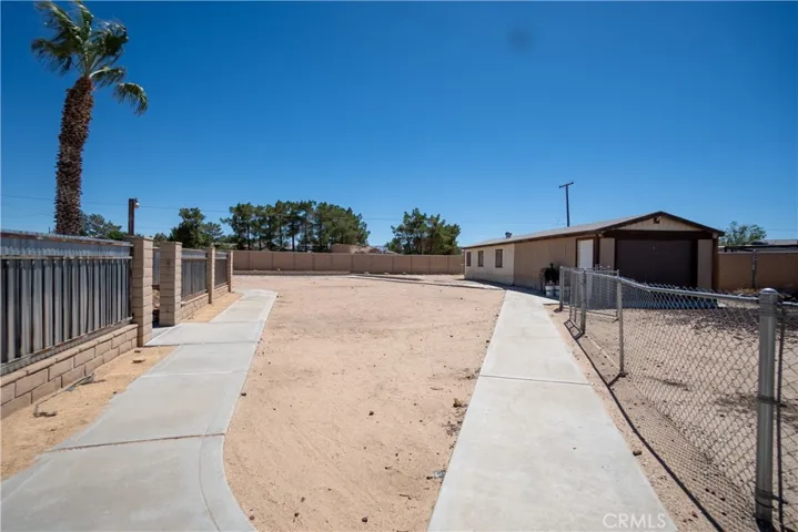 14405 Mandan Road, Apple Valley, California 92307