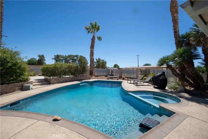 14405 Mandan Road, Apple Valley, California 92307