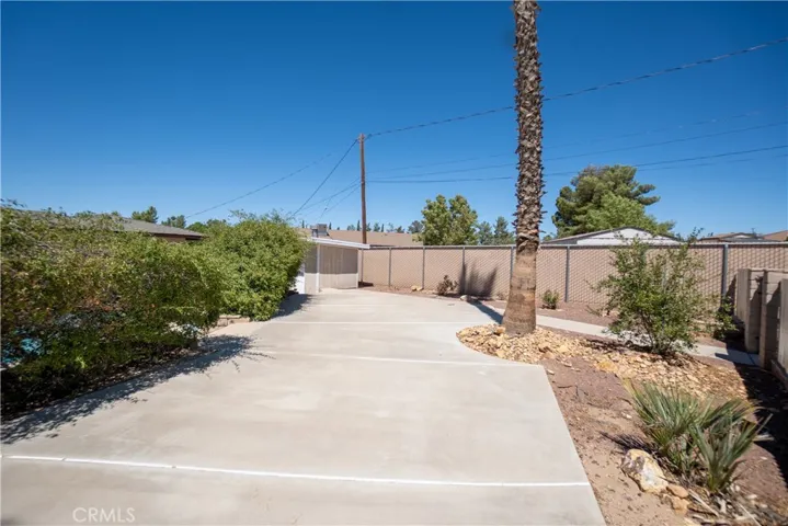 14405 Mandan Road, Apple Valley, California 92307