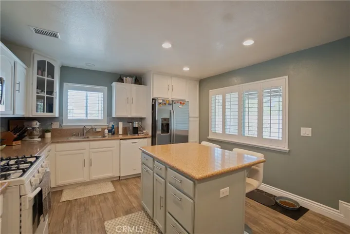 14405 Mandan Road, Apple Valley, California 92307