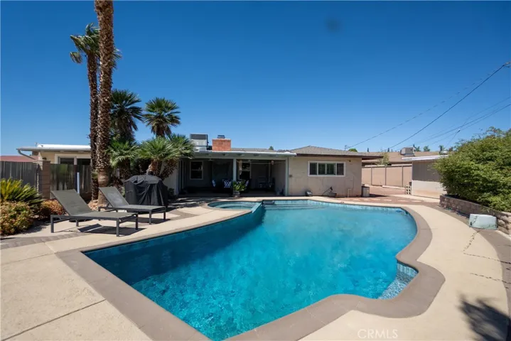 14405 Mandan Road, Apple Valley, California 92307