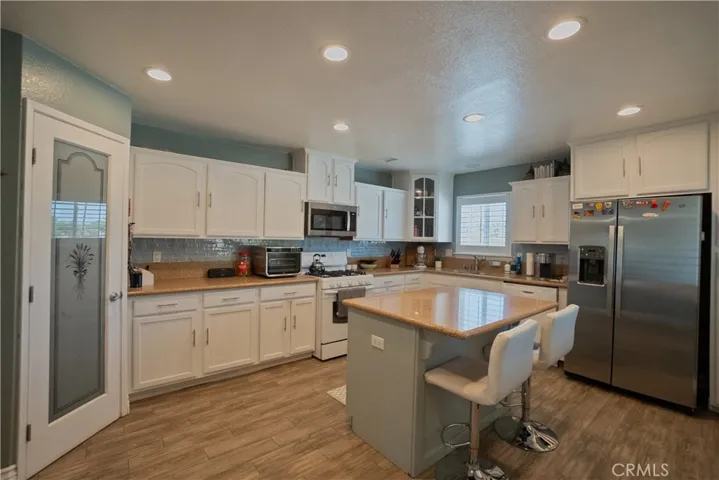 14405 Mandan Road, Apple Valley, California 92307