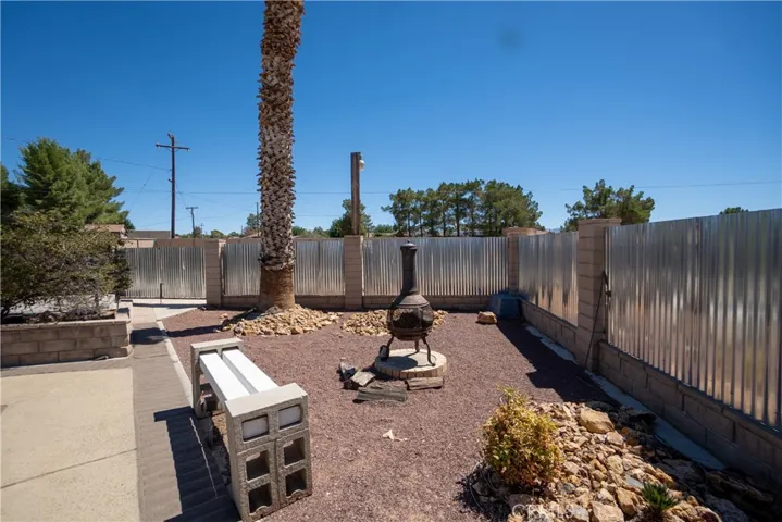 14405 Mandan Road, Apple Valley, California 92307