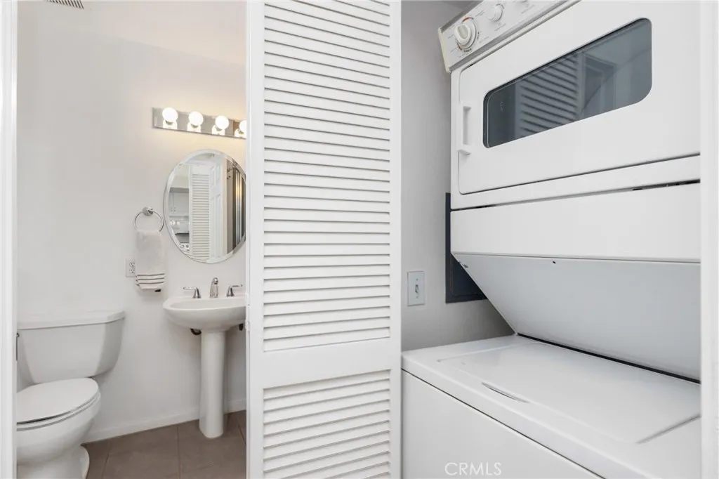 2960 Champion Way 1208, Tustin, California 92782 home-pic-30