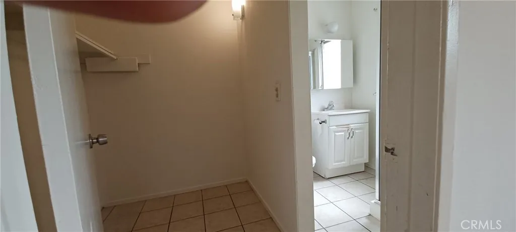 Walk-in closet