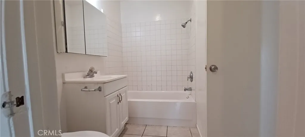 Hall full bath