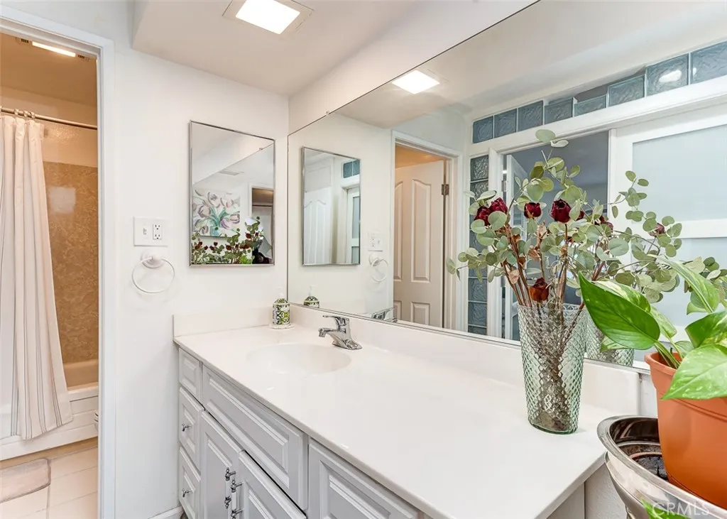 400 N Acacia Avenue B10, Fullerton, California 92831 home-pic-8