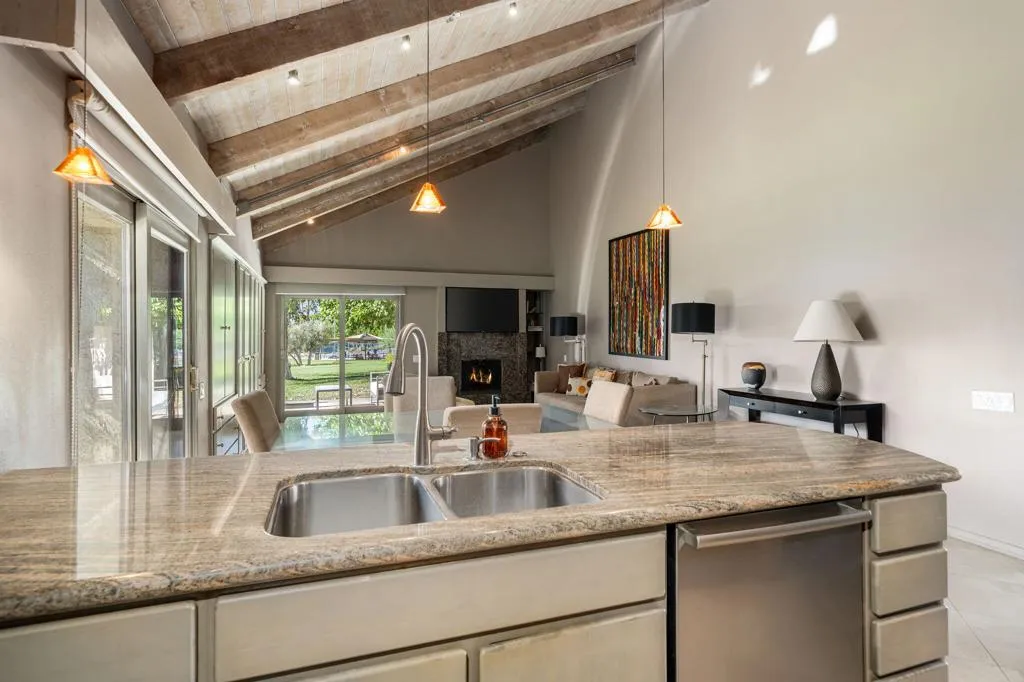 330 Forest Hills Drive, Rancho Mirage, California 92270 home-pic-8