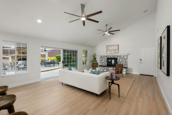 31125 Pauba Rd, Temecula, California 92592