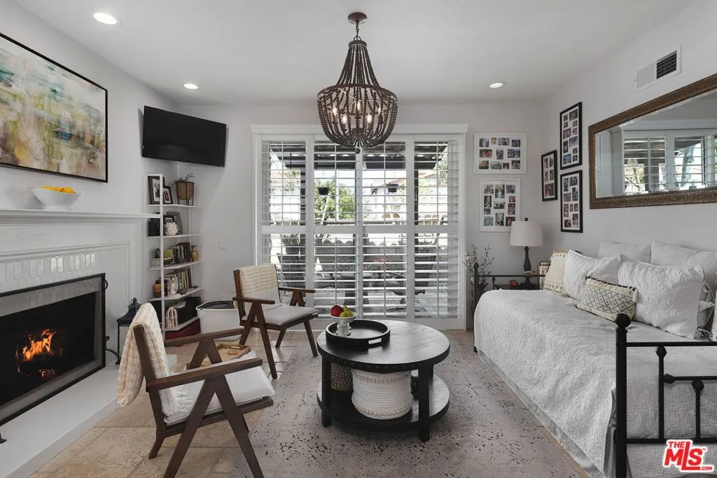 1786 Blossom Court, Thousand Oaks, California 91320 home-pic-18