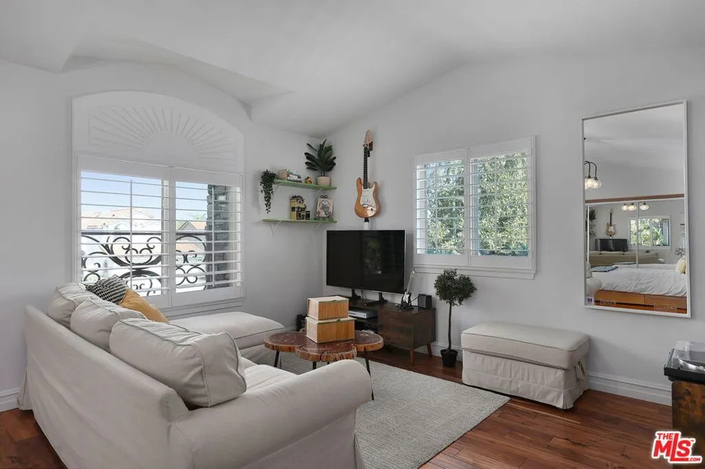 1786 Blossom Court, Thousand Oaks, California 91320 home-pic-32