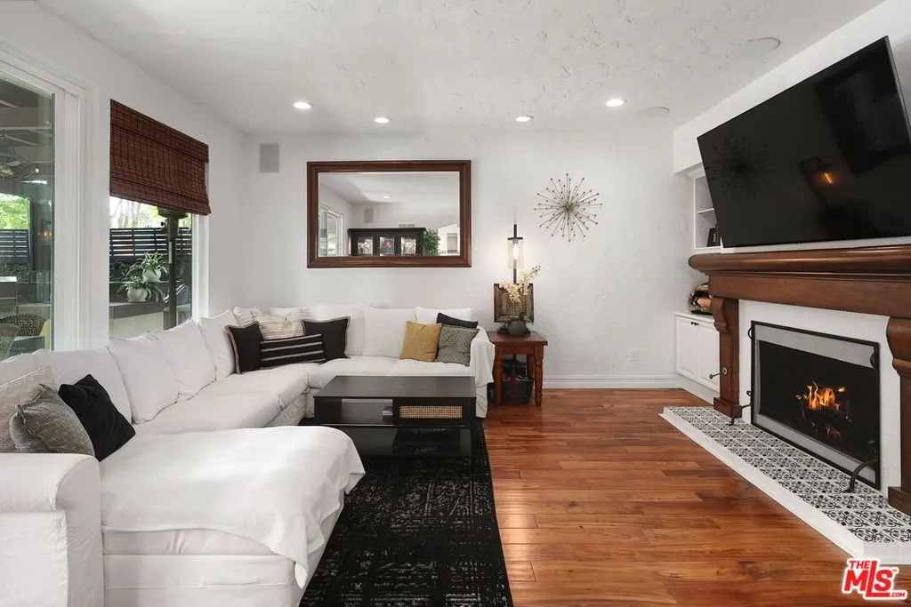 1786 Blossom Court, Thousand Oaks, California 91320 home-pic-15